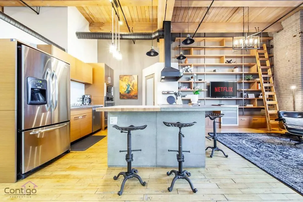 Historic Jd Loft, Near Ice District, Rogers Place, Ug Parking Edmonton Apartment