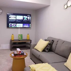Holiday home Deluxe 2 Bedroom With*netflix/cable/prime, Edmonton