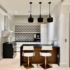  Homestay Cozy Bedroom With Private Bathroom In West Canada